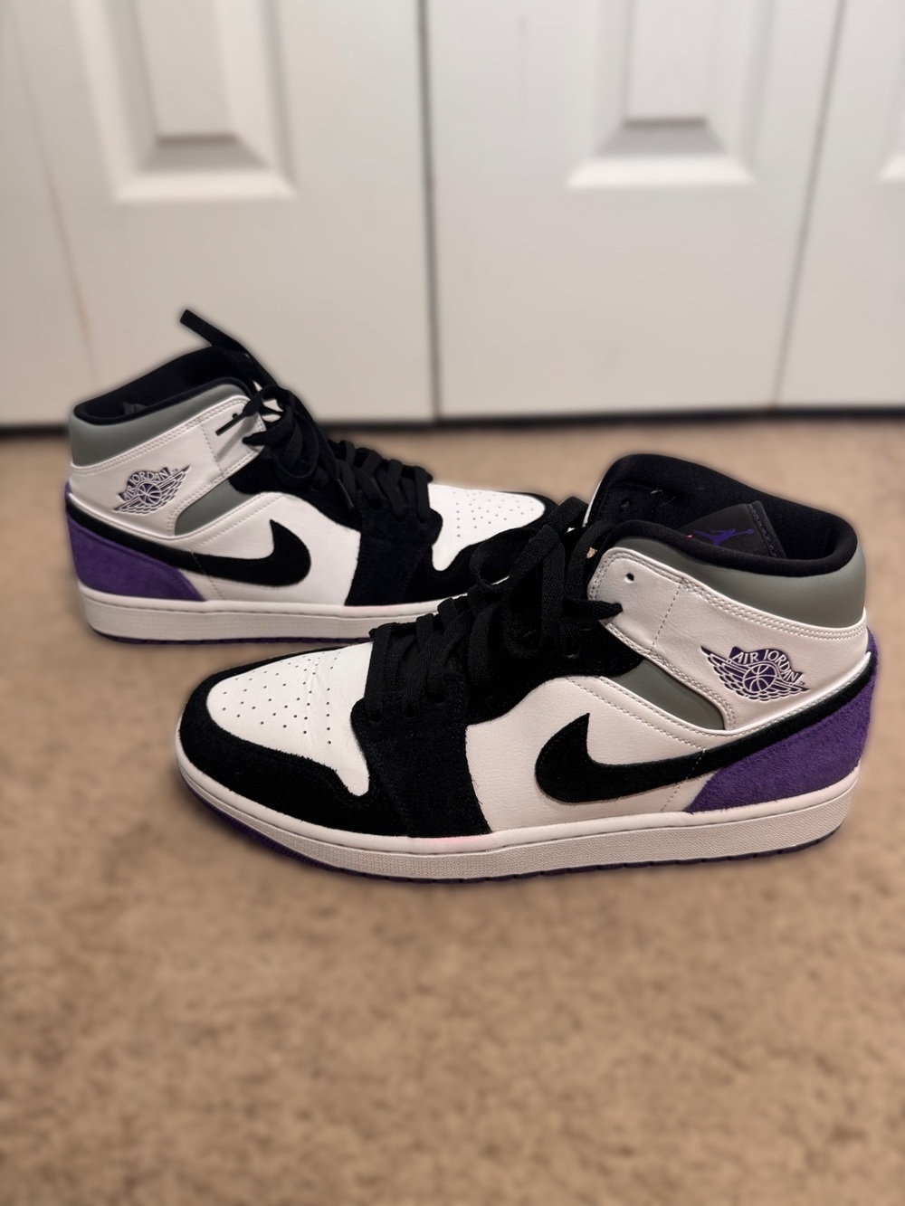 Air Jordan 1 Mid SE Court Purple Black White Mens Sz 12